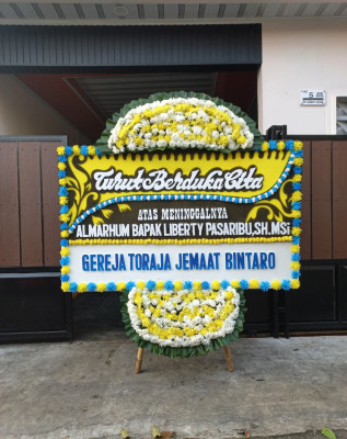 Papan Bunga Duka di Iv Nagari Bayang Utara